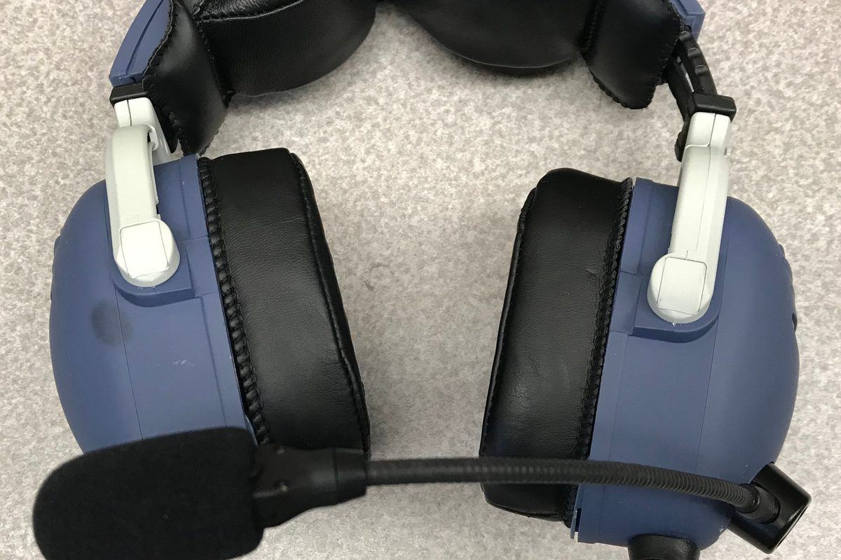 Communication headset used for remote IT support